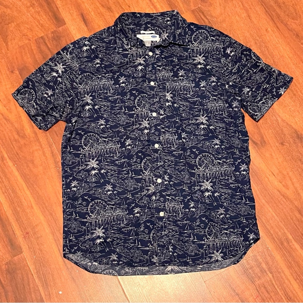 Old Navy Men’s Short Sleeve Printed Button Down Shirt